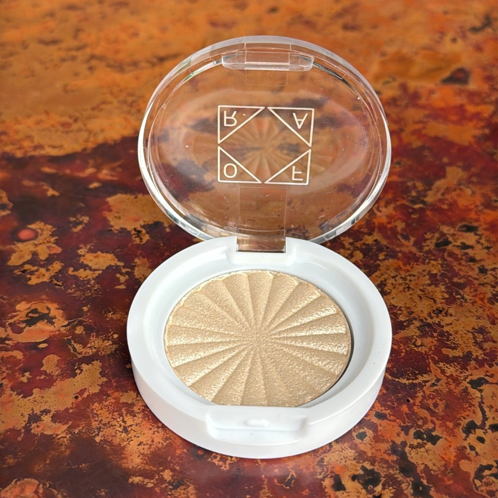 🆕 OFRA Highlighter ☀️ Star Island (Warm Ivory).14OZ - Picture 2 of 7